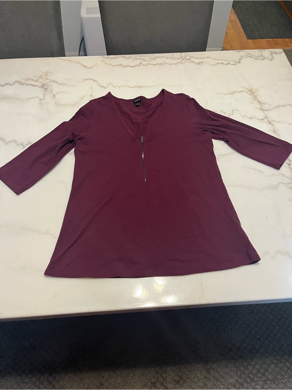 Women's V-Neck 3/4 Sleeve Top with Front Zip - Wine